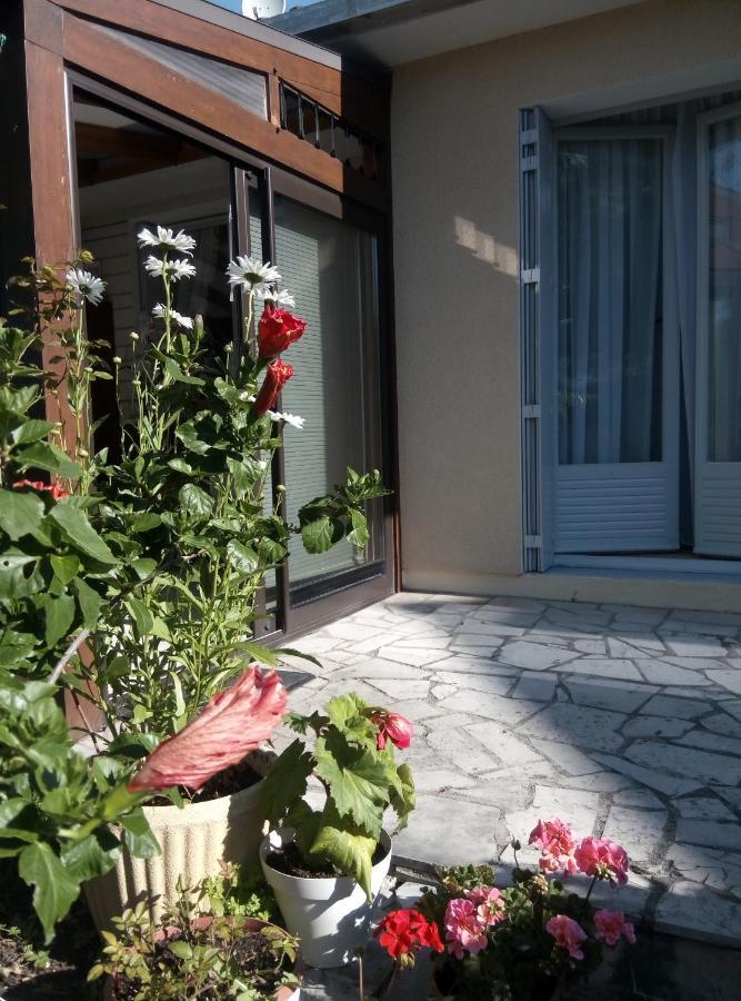 Chez Myla Chambre Avec Tv Ecran Plat Et Salle De Bain Privative Bourges Luaran gambar
